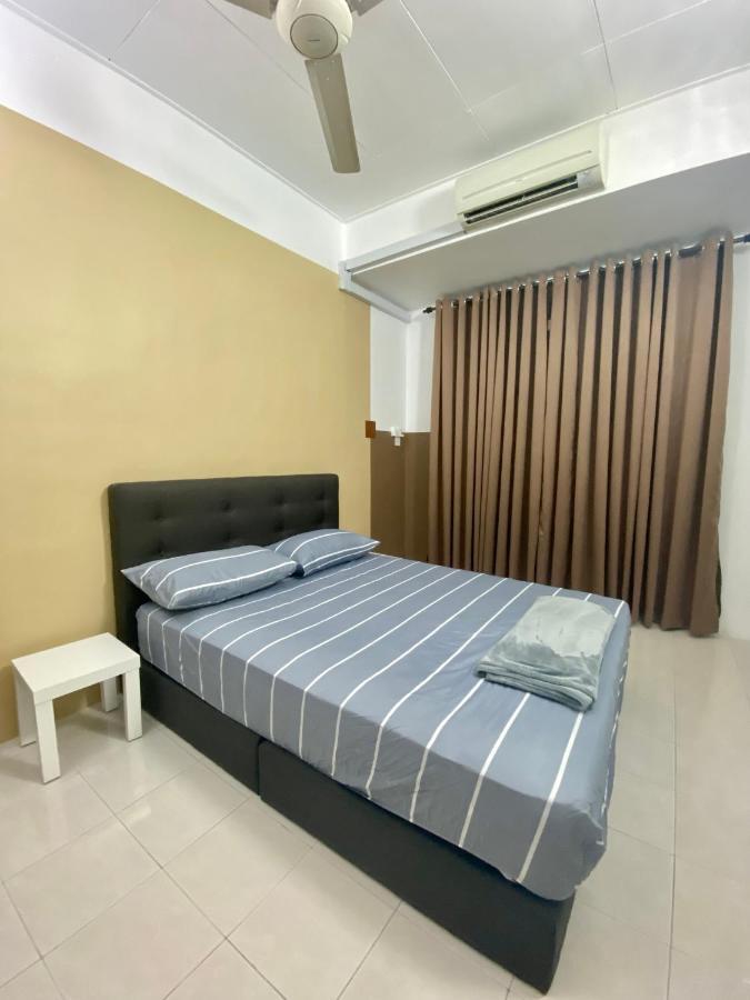 Comfy Sutera Seberang Jaya Villa Kampong Belah Dua Exterior photo